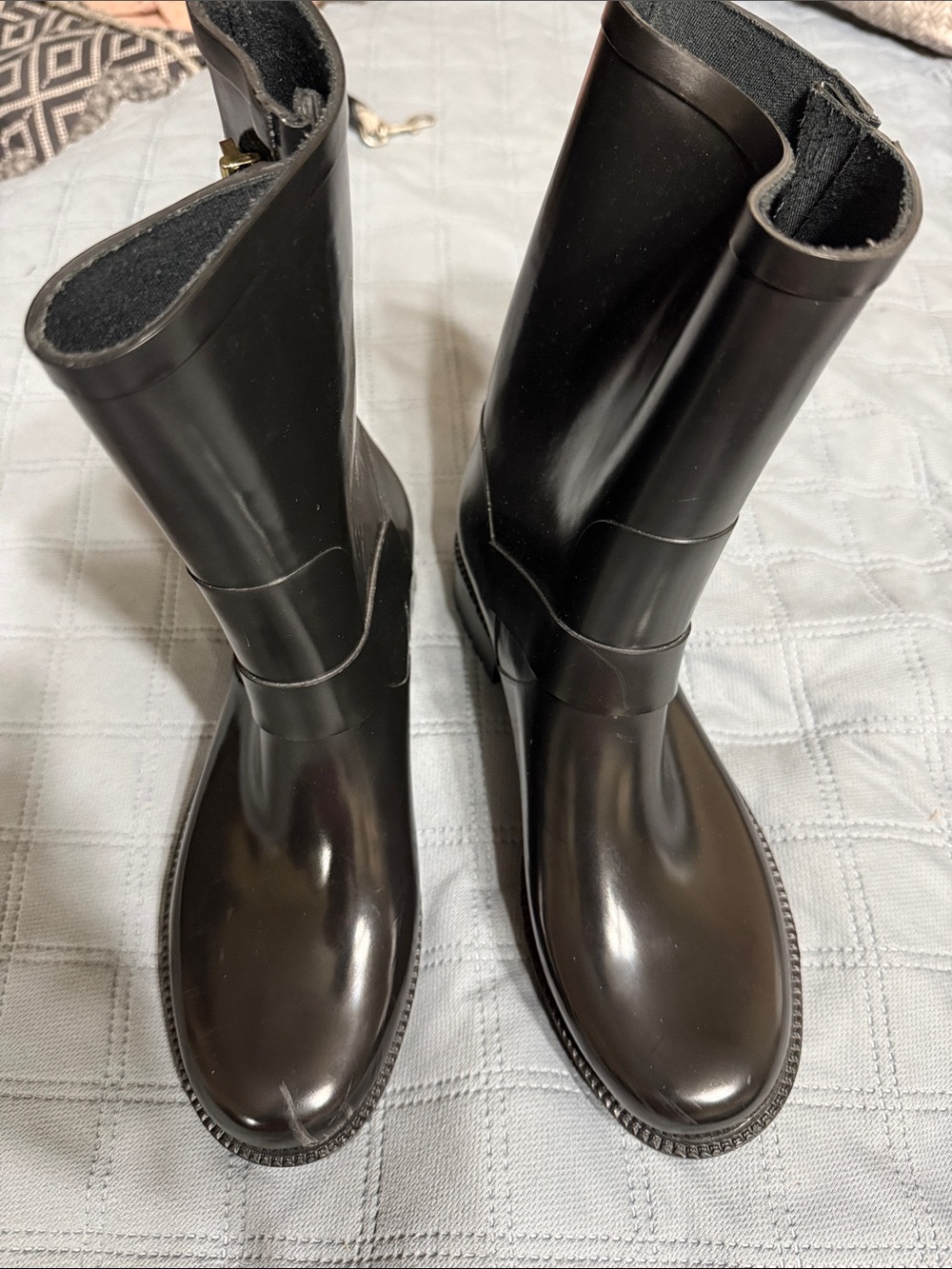 Vince Camuto Black Gloss Mid-Calf Rain Boots